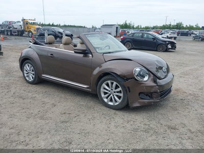 VOLKSWAGEN BEETLE 2014