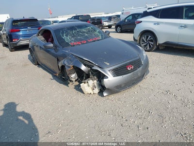 INFINITI Q60 2015