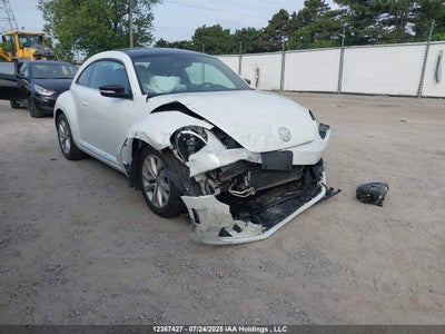 VOLKSWAGEN BEETLE 2015