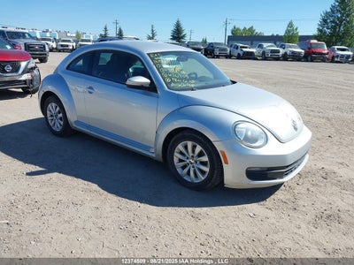 VOLKSWAGEN BEETLE 2012