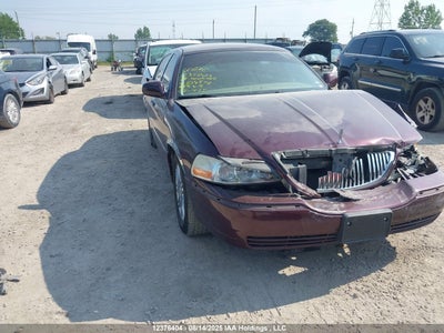 LINCOLN TOWN CAR 2008