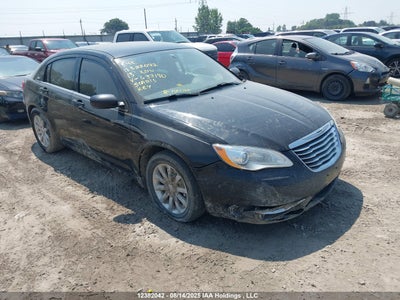 CHRYSLER 200 2013