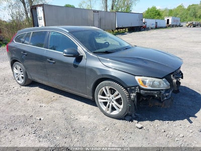 VOLVO V60 2015