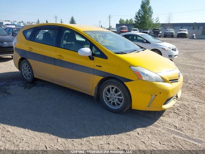 TOYOTA PRIUS V 2013