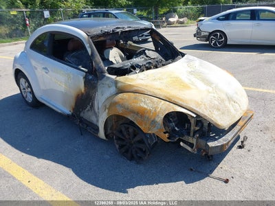 VOLKSWAGEN BEETLE 2017