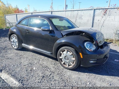VOLKSWAGEN BEETLE 2013