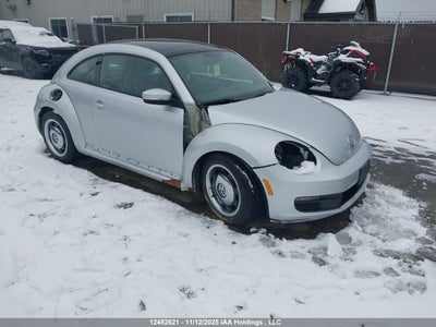 VOLKSWAGEN BEETLE 2015