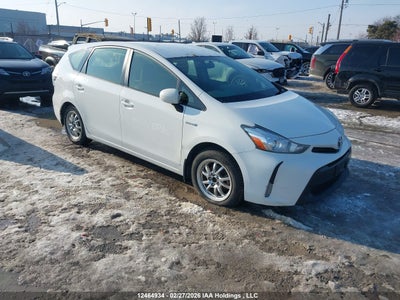 TOYOTA PRIUS V 2017