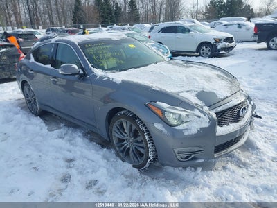 INFINITI Q70 2017