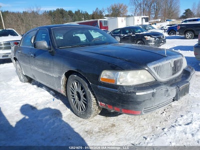 LINCOLN TOWN CAR 2010