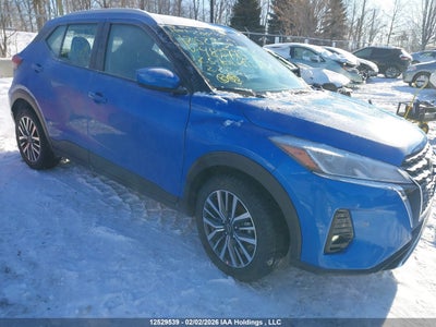 NISSAN KICKS PLAY 2025