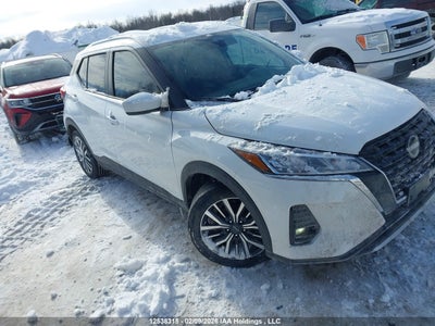 NISSAN KICKS PLAY 2025