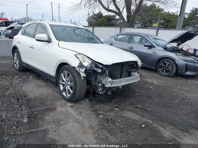 INFINITI JOURNEY 2011