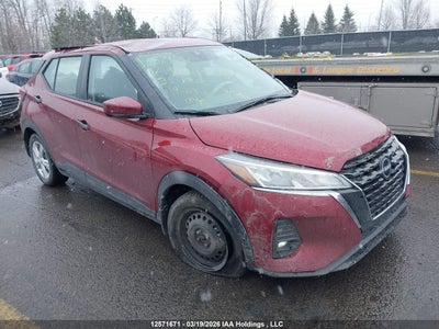 NISSAN KICKS PLAY 2025