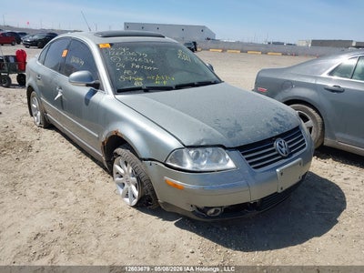 VOLKSWAGEN PASSAT SEDAN 2004