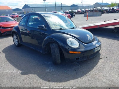 VOLKSWAGEN NEW BEETLE 2010