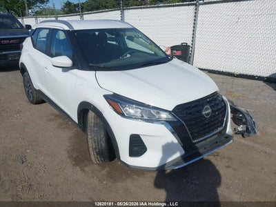 NISSAN KICKS PLAY 2025