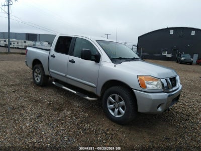 NISSAN TITAN 2011